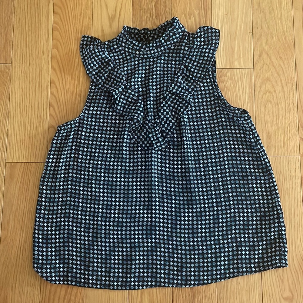 EUC Who What Wear Patterned Ruffle Shell Tank Top - Picture 3 of 10